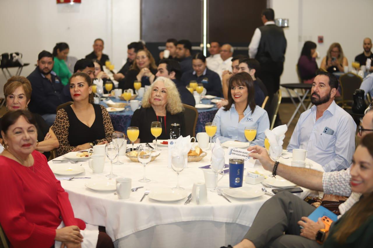 $!Integrantes del sector empresarial se dieron cita en el desayuno networking “Paquete Económico 2026”, organizado por Coparmex Mazatlán.