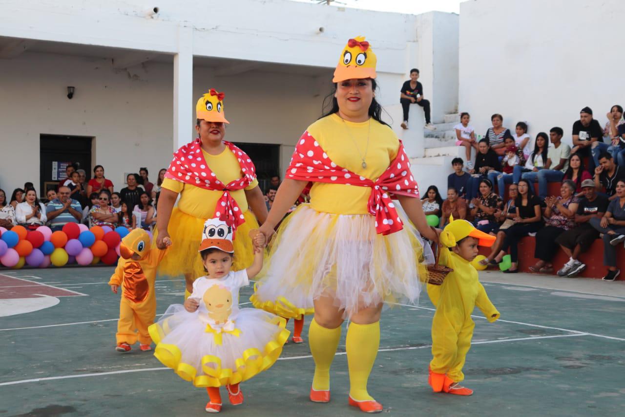 $!Lucen niños de los CADI Centro y CAIC, en Festival de la Primavera en Escuinapa
