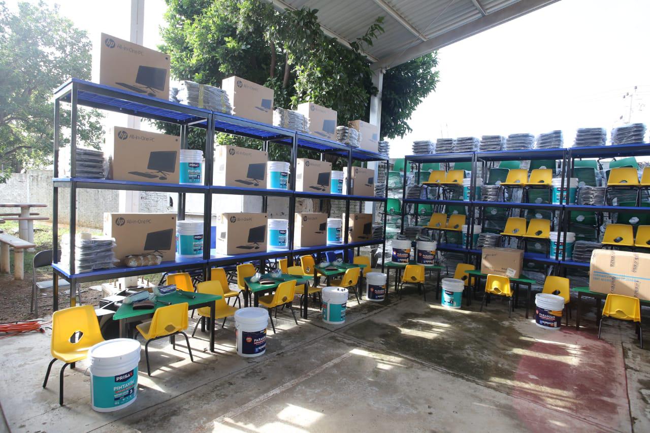 $!SEPYC entrega mobiliario escolar a ocho escuelas de Mazatlán