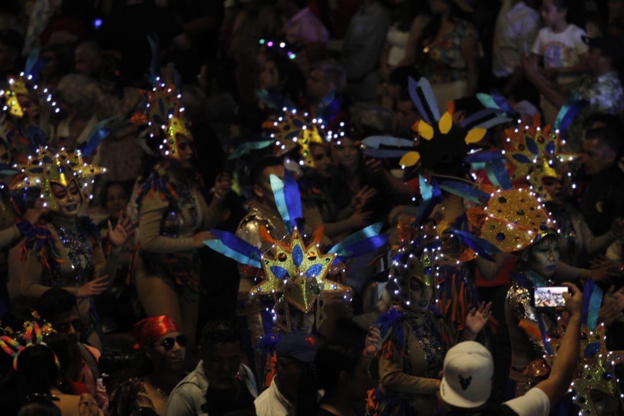 $!Impresionan carrozas, comparsas y la Banda MS en el primer desfile del Carnaval