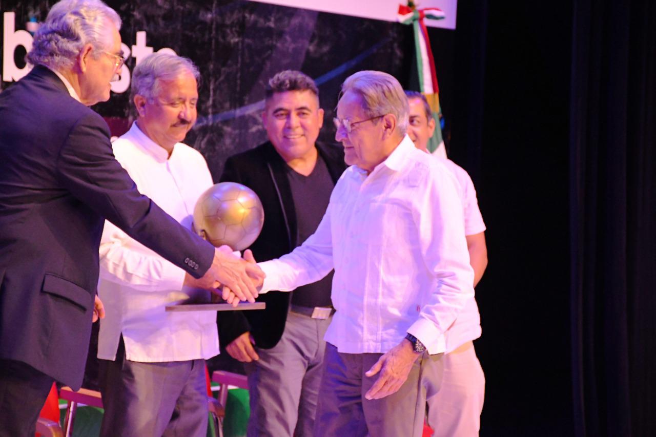 $!Reconocen en Culiacán a Pioneros del Futbol Sinaloense