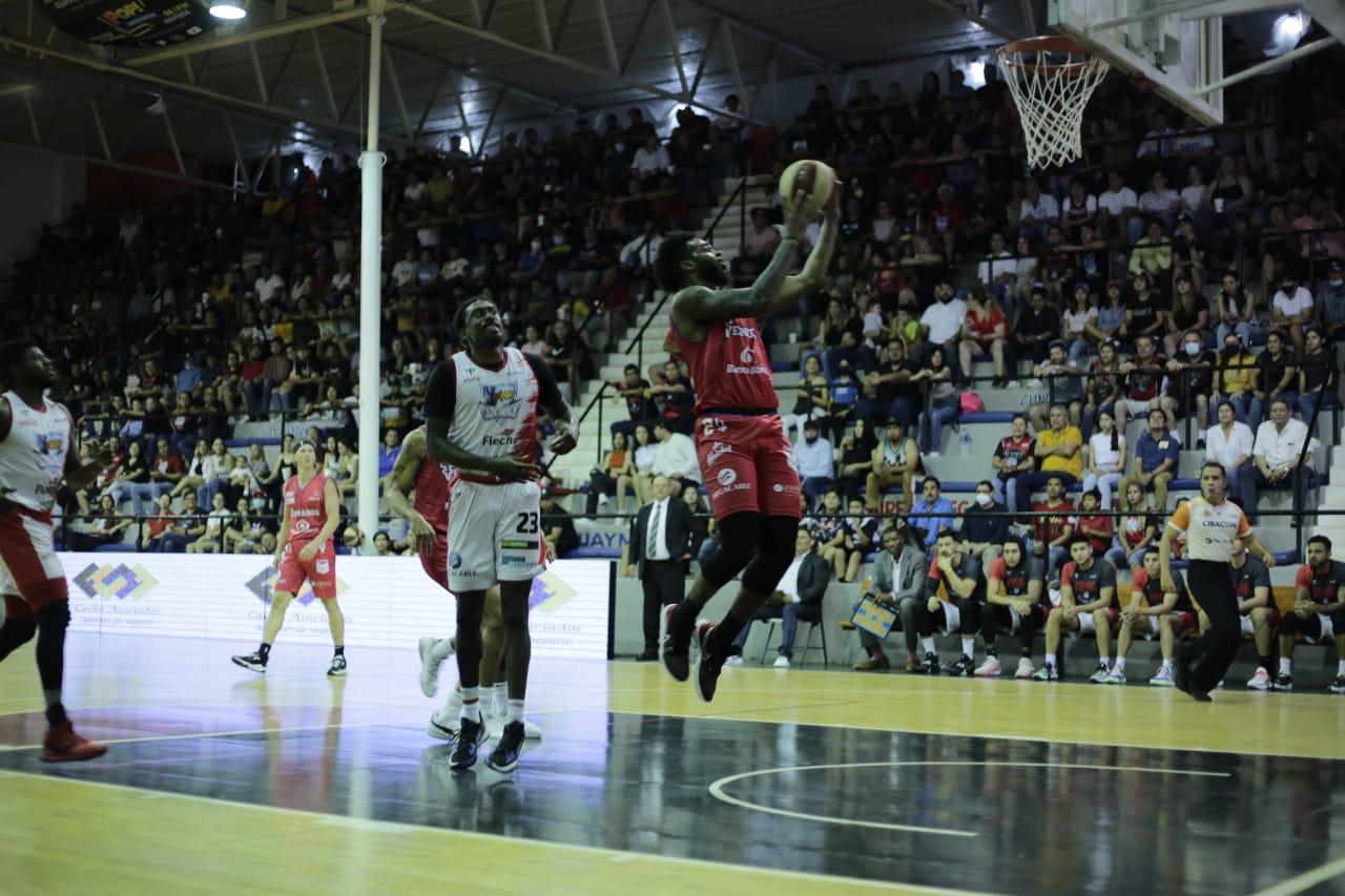 $!Venados Basketball ‘acaricia’ la sorpresa en Guaymas, pero al final caen ante Ostioneros en el inicio de la postemporada