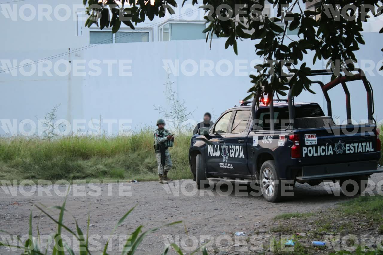 $!Encuentran a una persona sin vida envuelta en una cobija en Tierra Blanca, en Culiacán