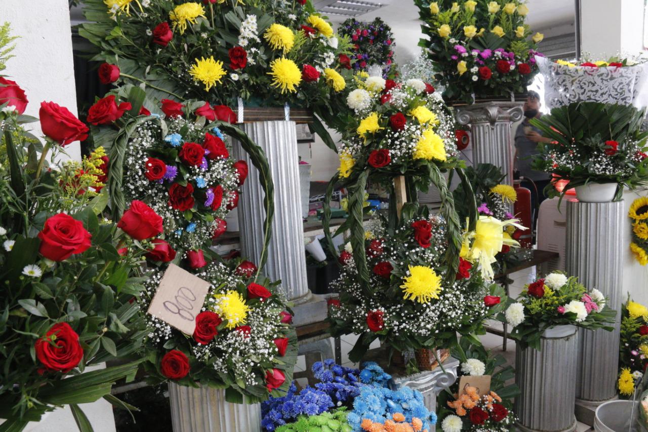 $!Floristas de Culiacán esperan repunte de ventas para este 14 de febrero