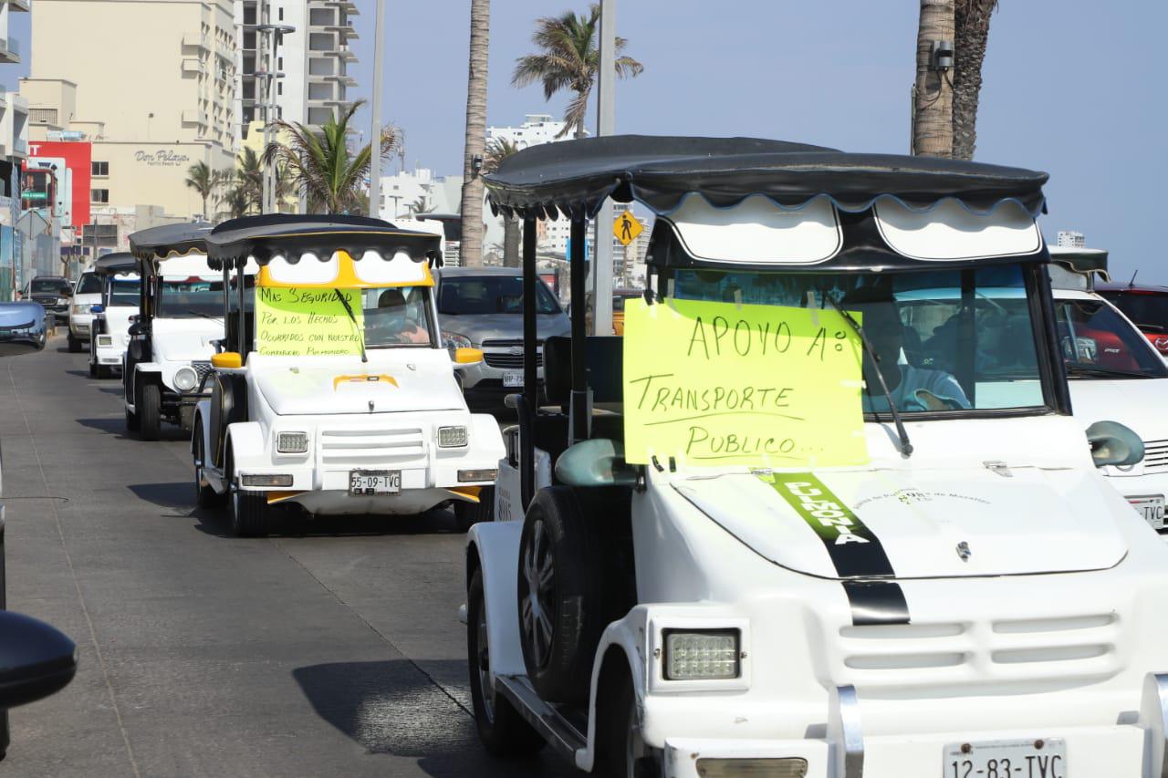 $!Choferes de Pulmonías de Mazatlán se manifiestan para exigir mayor seguridad en su labor