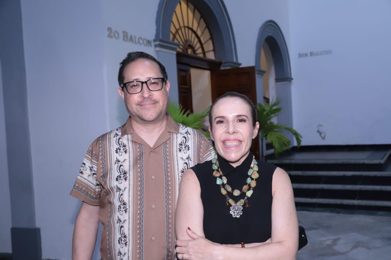 $!Russell González y Carolina Lizárraga.