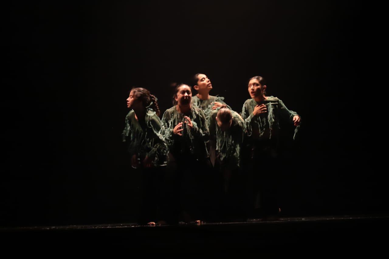 $!Artistas de la Escuela Profesional de Danza de Mazatlán (EPDM), cerraron con éxito el ciclo escolar 2024-2025 con la puesta en escena “Rostros”, que se presentó en el Teatro Ángela Peralta,