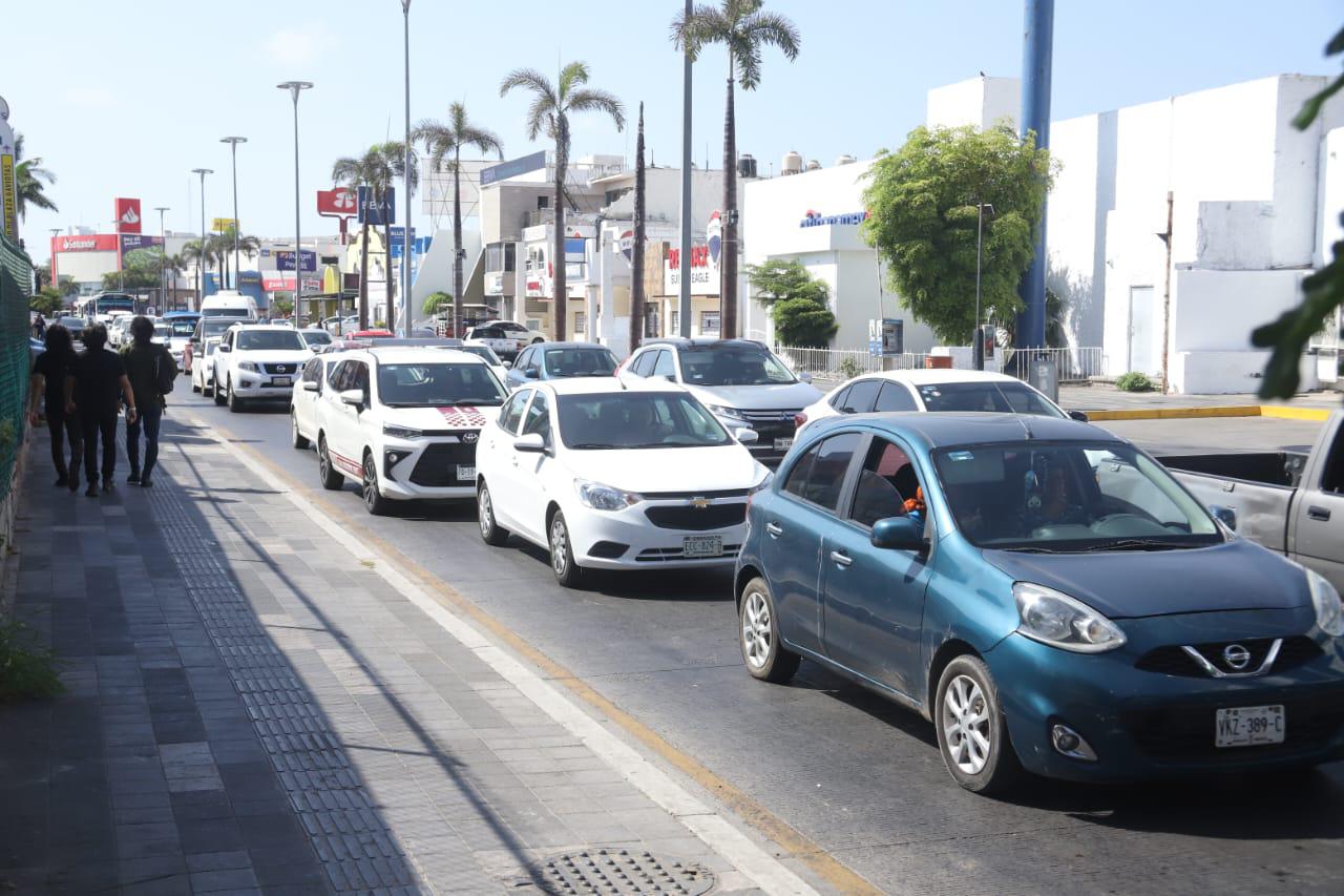 $!Marchan en Mazatlán contra la corrupción y la impunidad