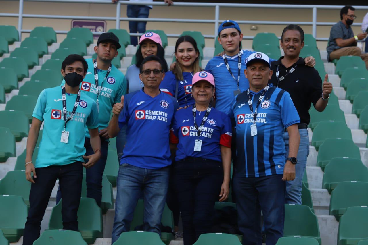 $!Jorge Herrera Avena, Ana Georgina Herrera, Conchita Delgado, Jorge Miguel Herrera y Paúl Alberto Herrera. Al frente, Paúl Herrera Delgado,, Emmanuel Herrera Delgado, Mirlanda Trujillo y Roberto Herrera Avena.