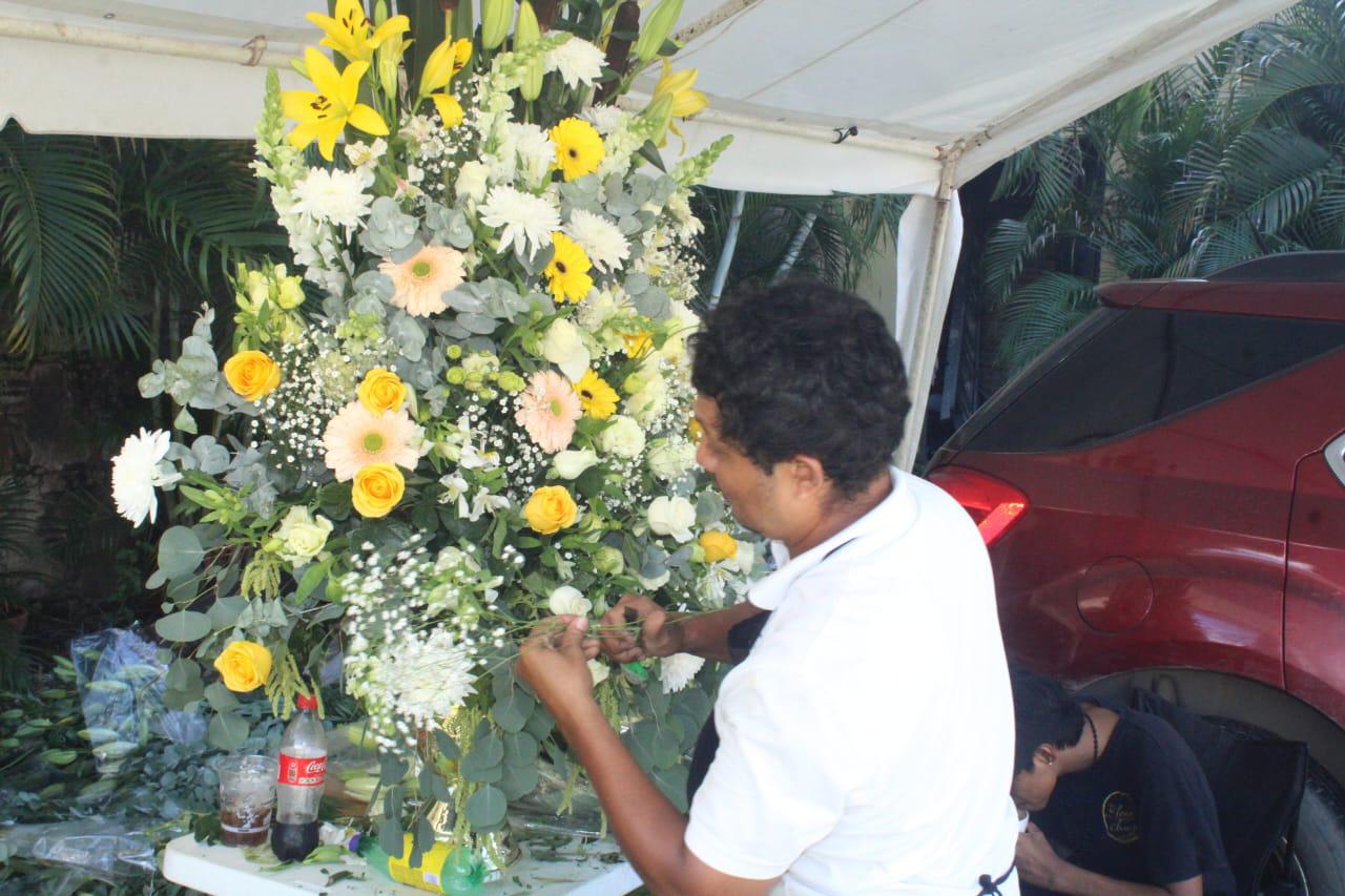 $!Nuestra Señora del Rosario recibe vestido nuevo para su fiesta solemne