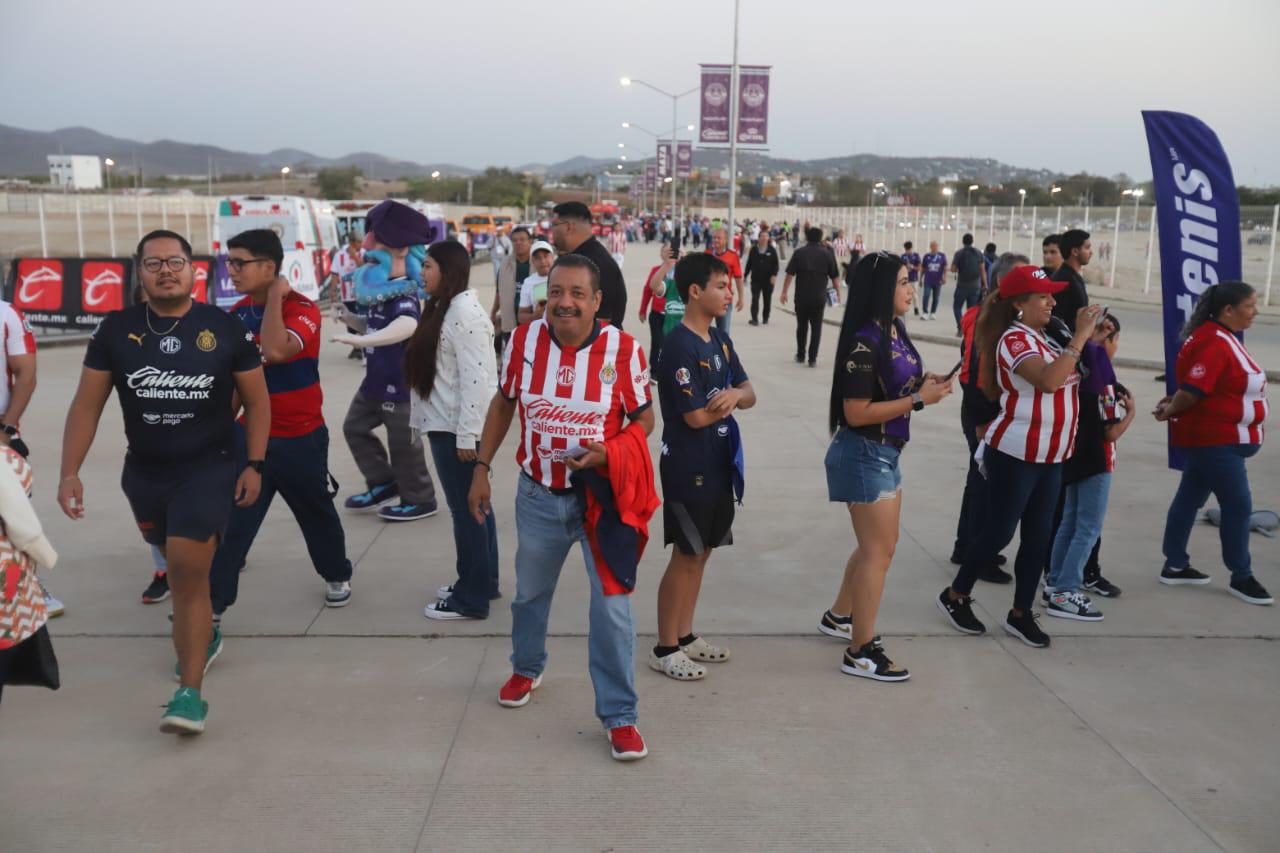 $!Invasión Chiva se presenta en El Encanto para dar guerra a los Cañoneros