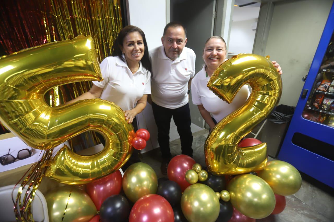 $!Leticia López, Jesús Herrera y Marisela González.