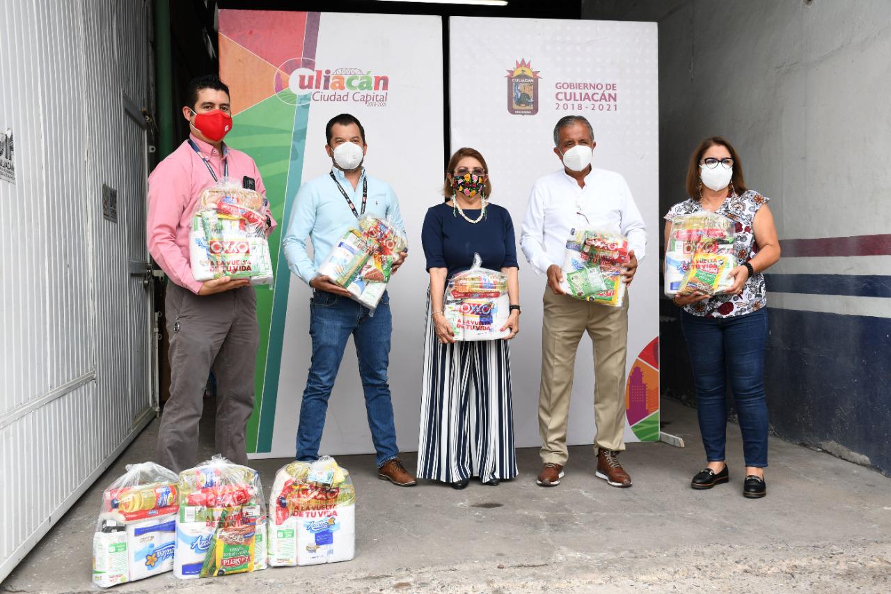 $!DIF Culiacán recibe donativo en despensa por parte de cadena Oxxo