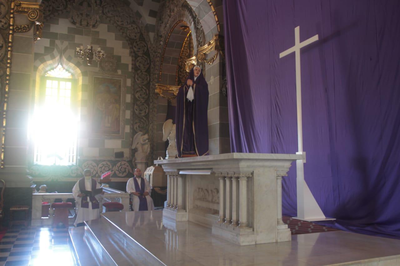 $!En Catedral de Mazatlán realizan el Viacrucis y llaman a imitar a Jesús
