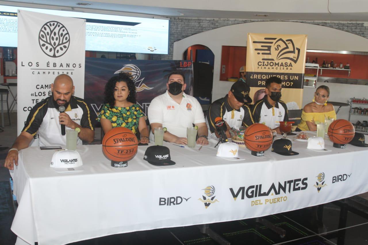 $!Vigilantes del Puerto hace su presentación oficial en Mazatlán