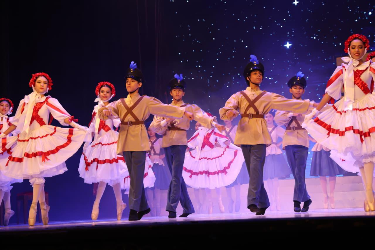 $!Los juguetes cobraron vida en la puesta en escena.