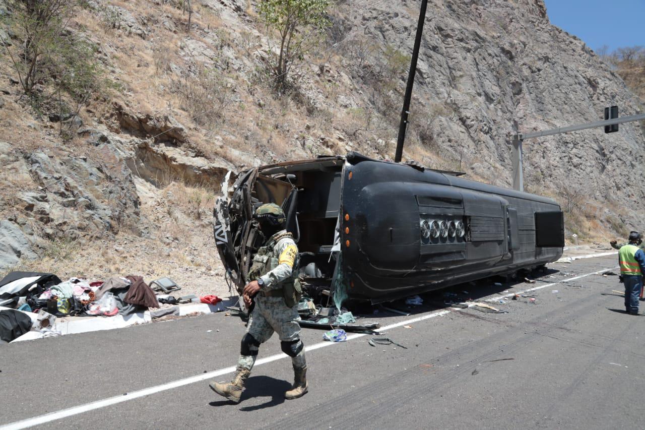 $!Accidente de autobús grupo musical del exvocalista de La Adictiva, “Memo” Garza, en la autopista Mazatlán-Durango