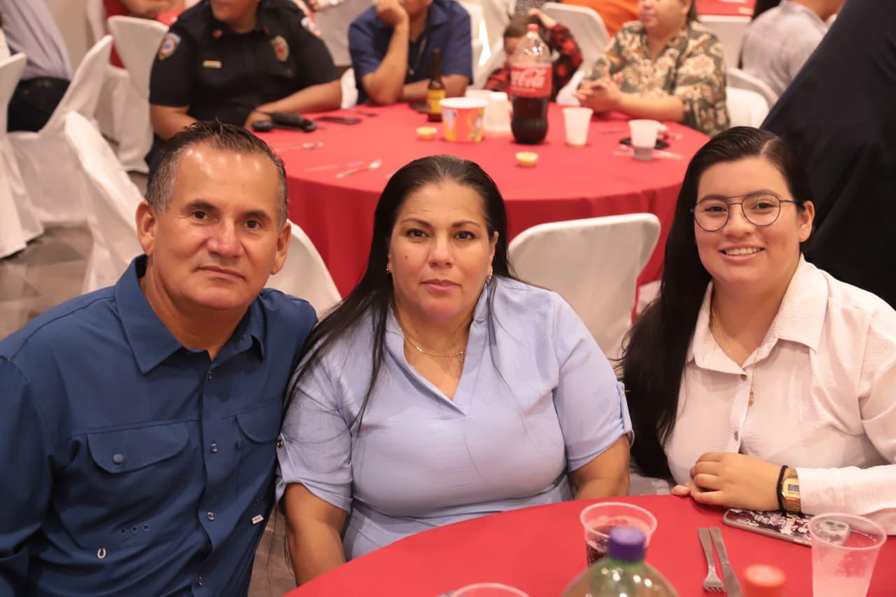 $!Iván Pulido, Verónica Osuna y Alejandra Pulido.