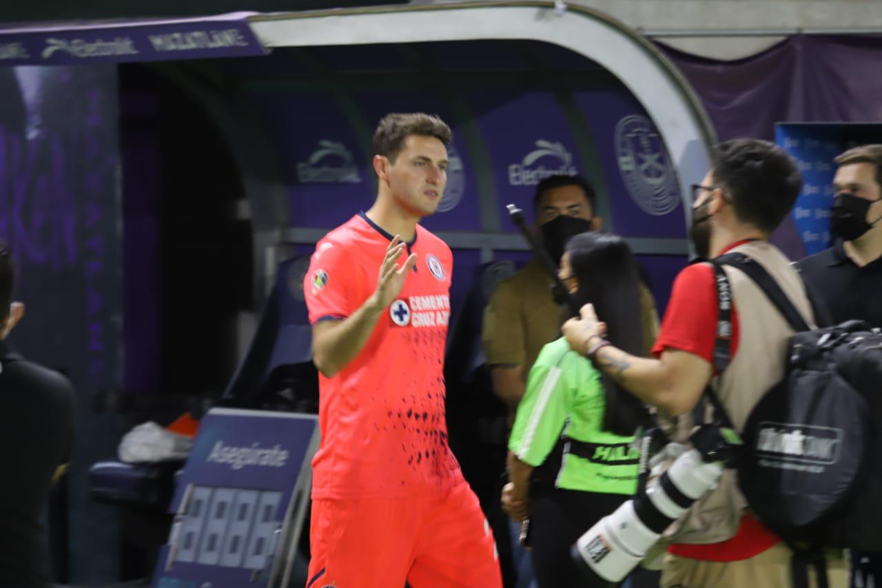 $!Duelo padre vs hijo: Chaco y Santiago Giménez se enfrentan en el Kraken por primera vez