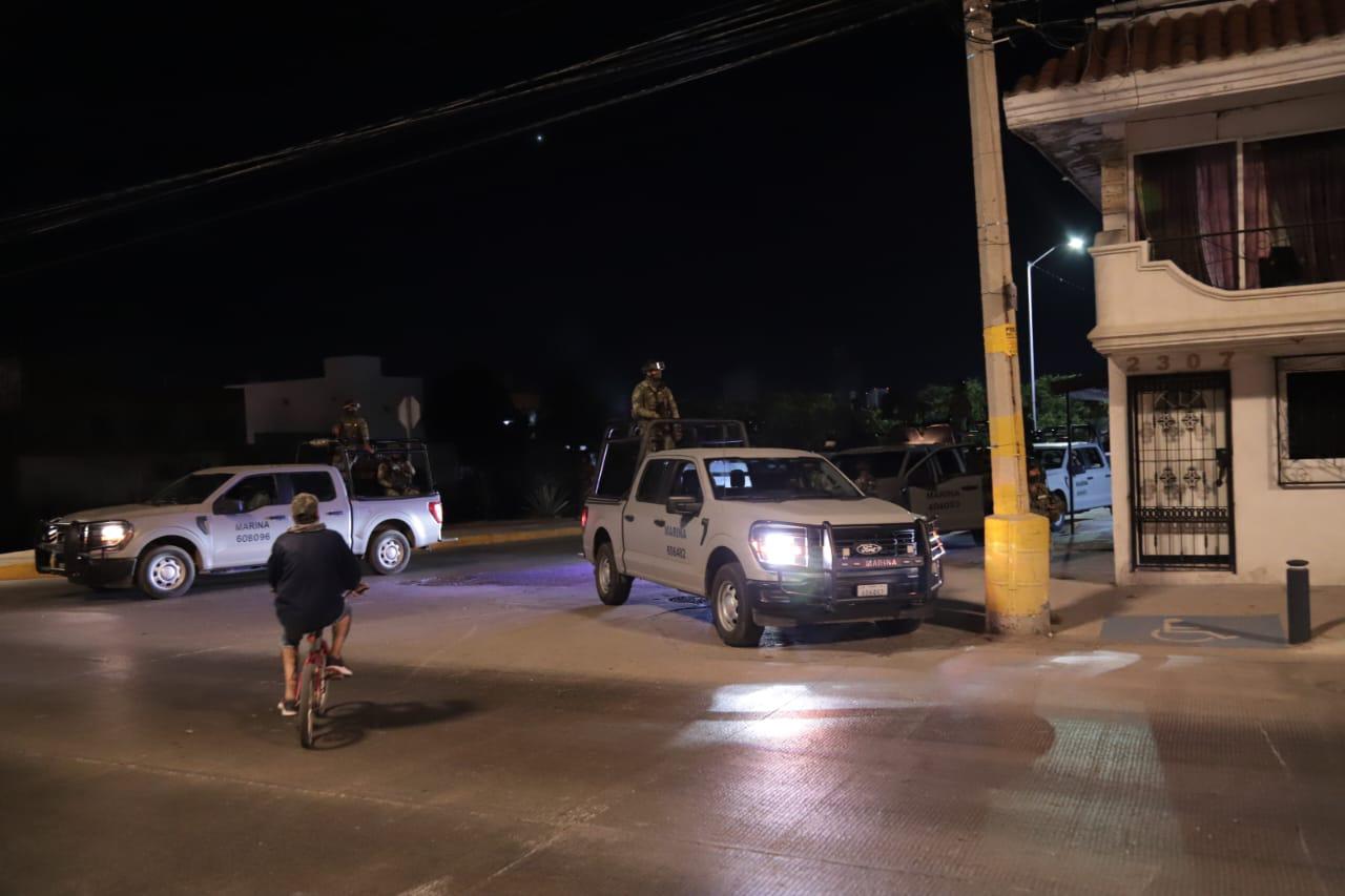 $!Elementos de la Secretaría de Marina se despliegan sobre la Avenida Gabriel Leyva, en Mazatlán