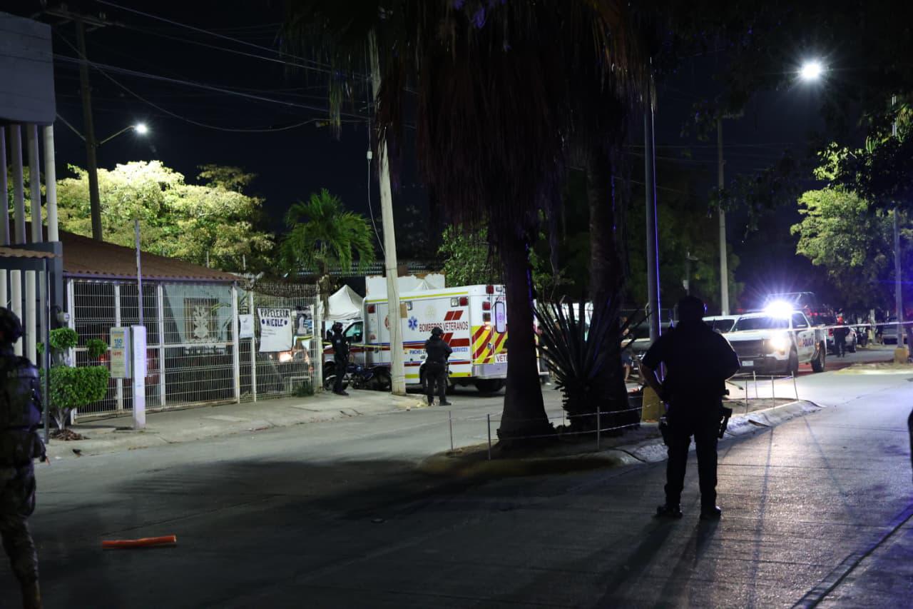 $!Ataque armado en Villas del Rey deja un joven muerto y un menor herido en Mazatlán