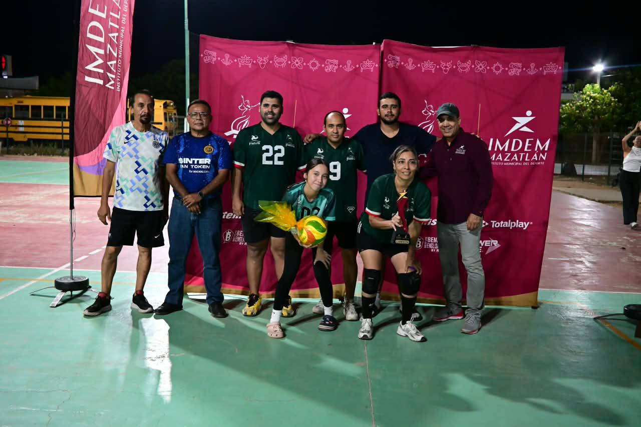 $!Palacio de Justicia y Logísticos se coronan en la Liga Burócrata Mixta de Voleibol