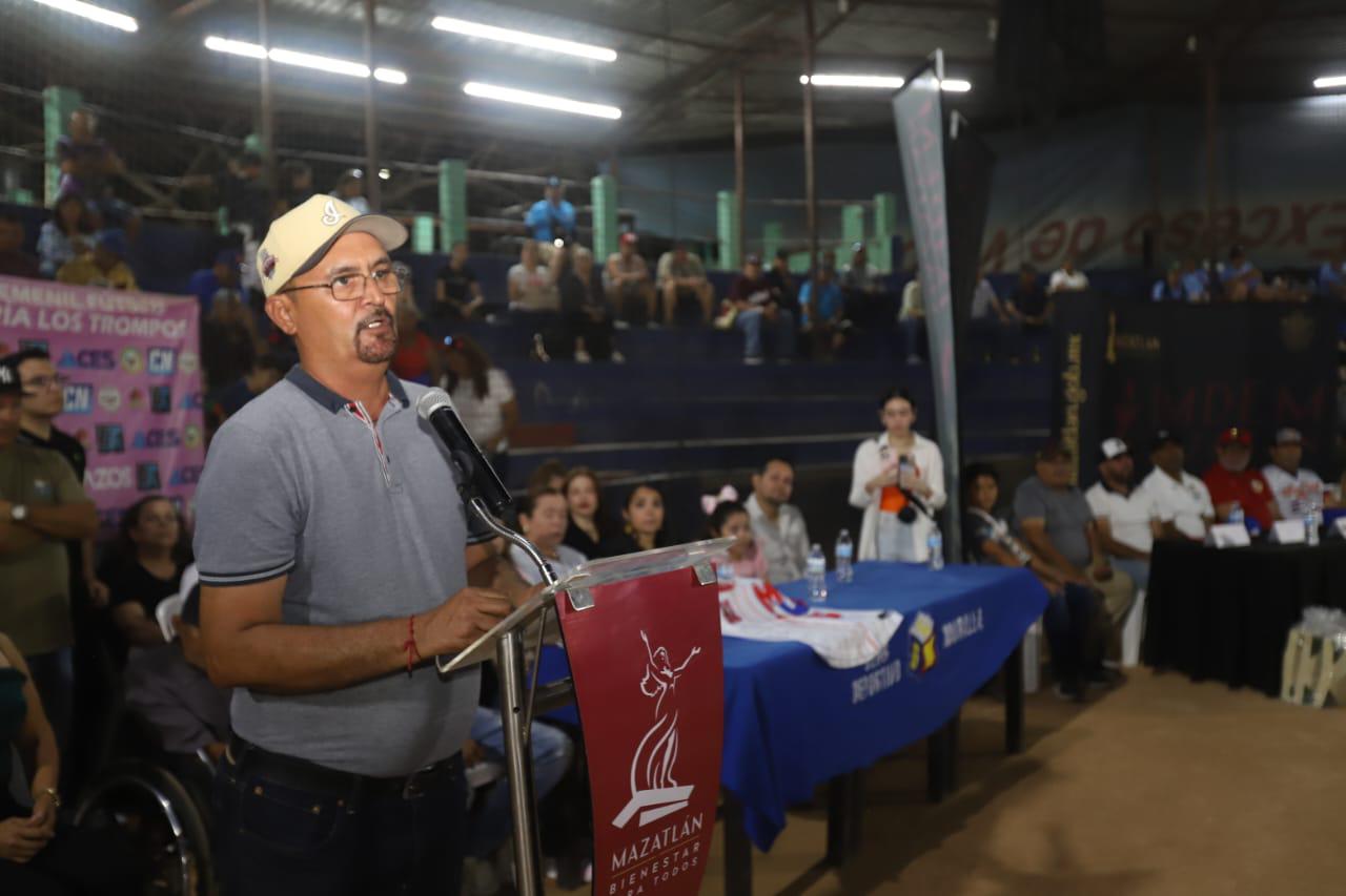 $!Recuerdan a Miguel Loaiza en inauguración de Nacional Veteranos de Beisbol, en Club Muralla