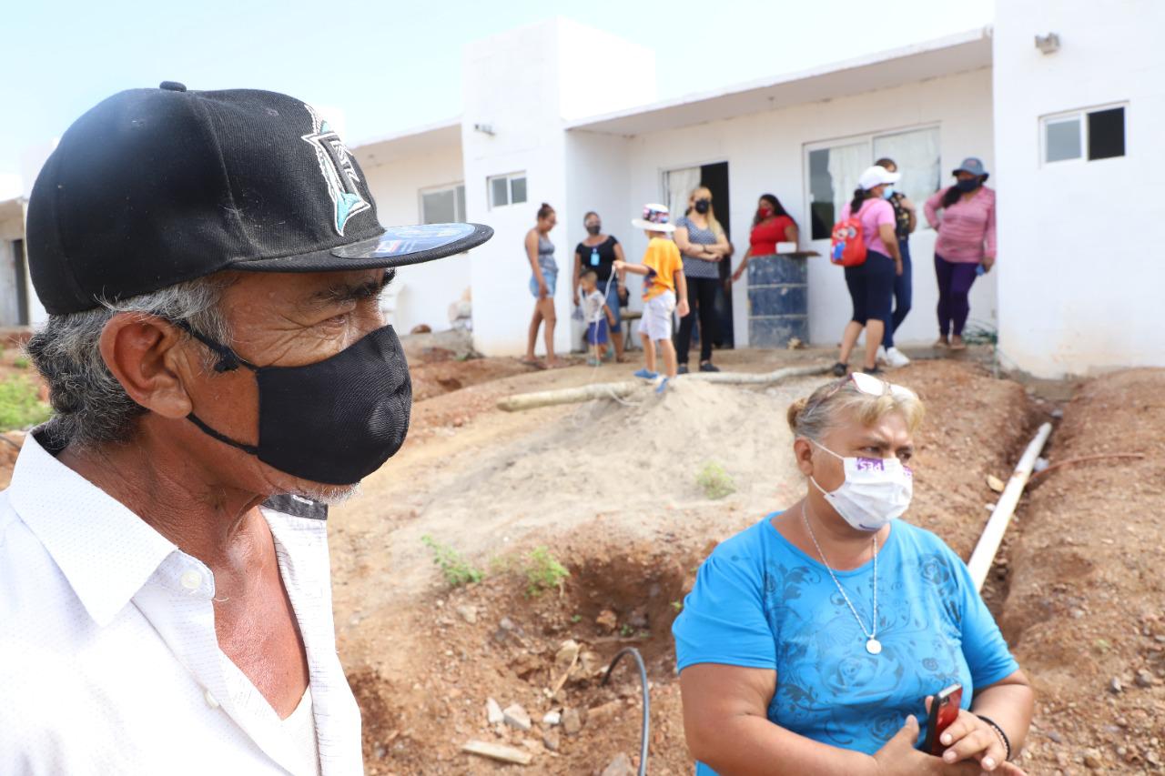 $!Desisten desplazados de realizar plantón frente a hotel de Quirino en Mazatlán, ante avance en respuesta a sus demandas