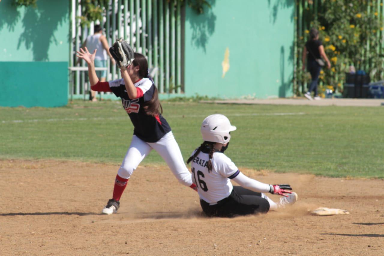 $!Mazatlán se corona en la Sub 8 del Estatal de Softbol Femenil