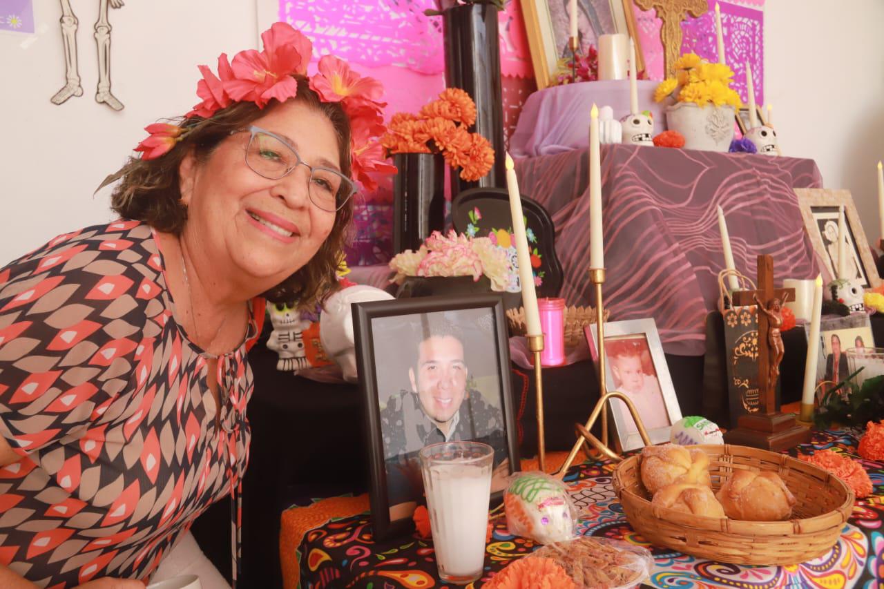 Realizan homenaje a sus fieles difuntos con tradicional convivencia