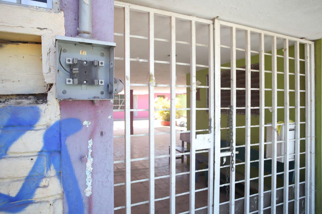 $!En Mazatlán, vándalos destruyen y se llevan todo de un jardín de niños en la Colonia 12 de Mayo