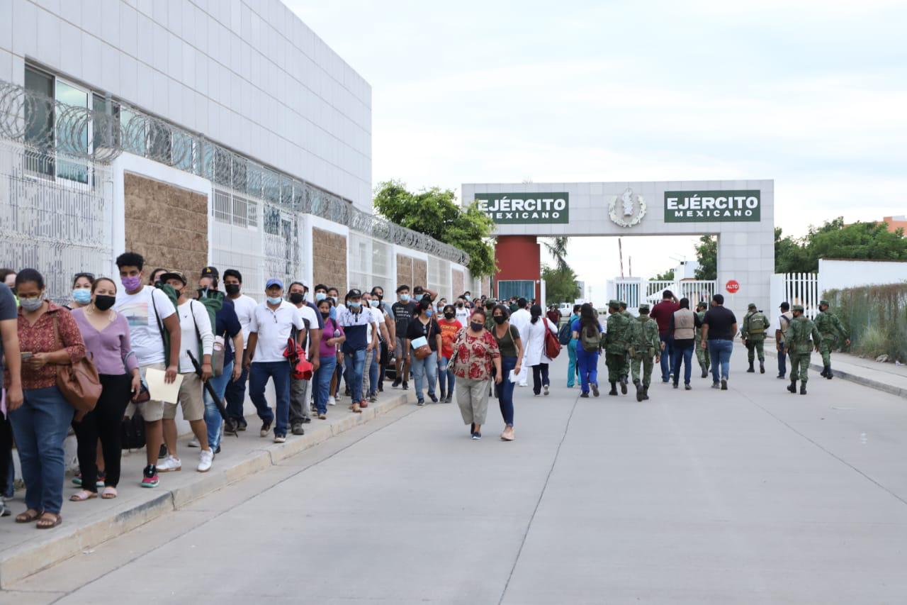 $!Se sale de control la vacunación a jóvenes de 15 a 17 años en Mazatlán