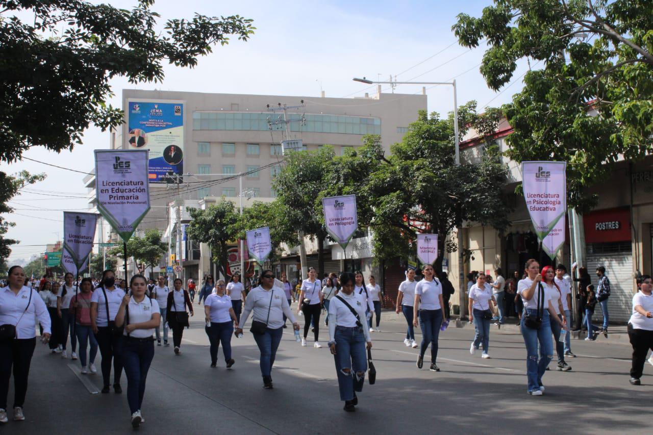 $!Celebran en Culiacán 29 años del Desfile de Banderas Históricas en Culiacán