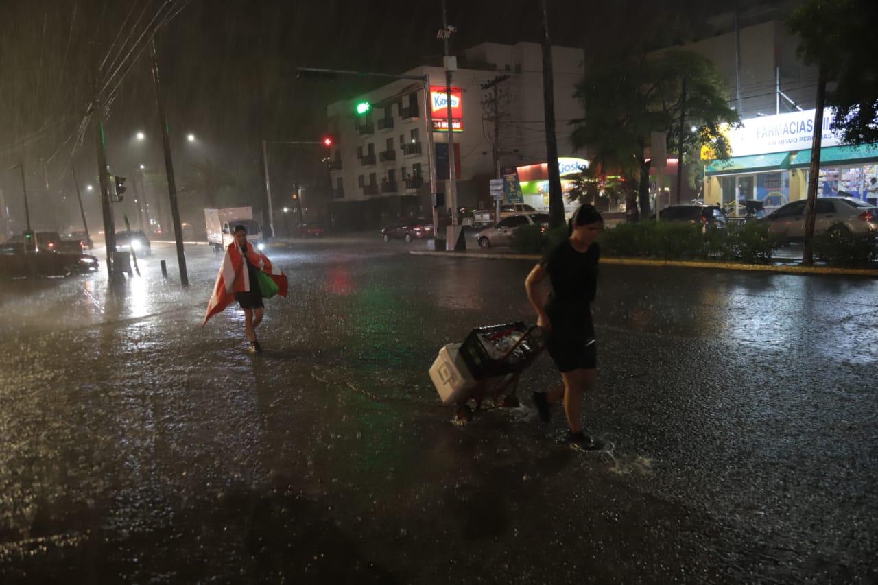 $!Azota ‘Ivo’ con lluvias, rayos e inundaciones a varios municipios de Sinaloa