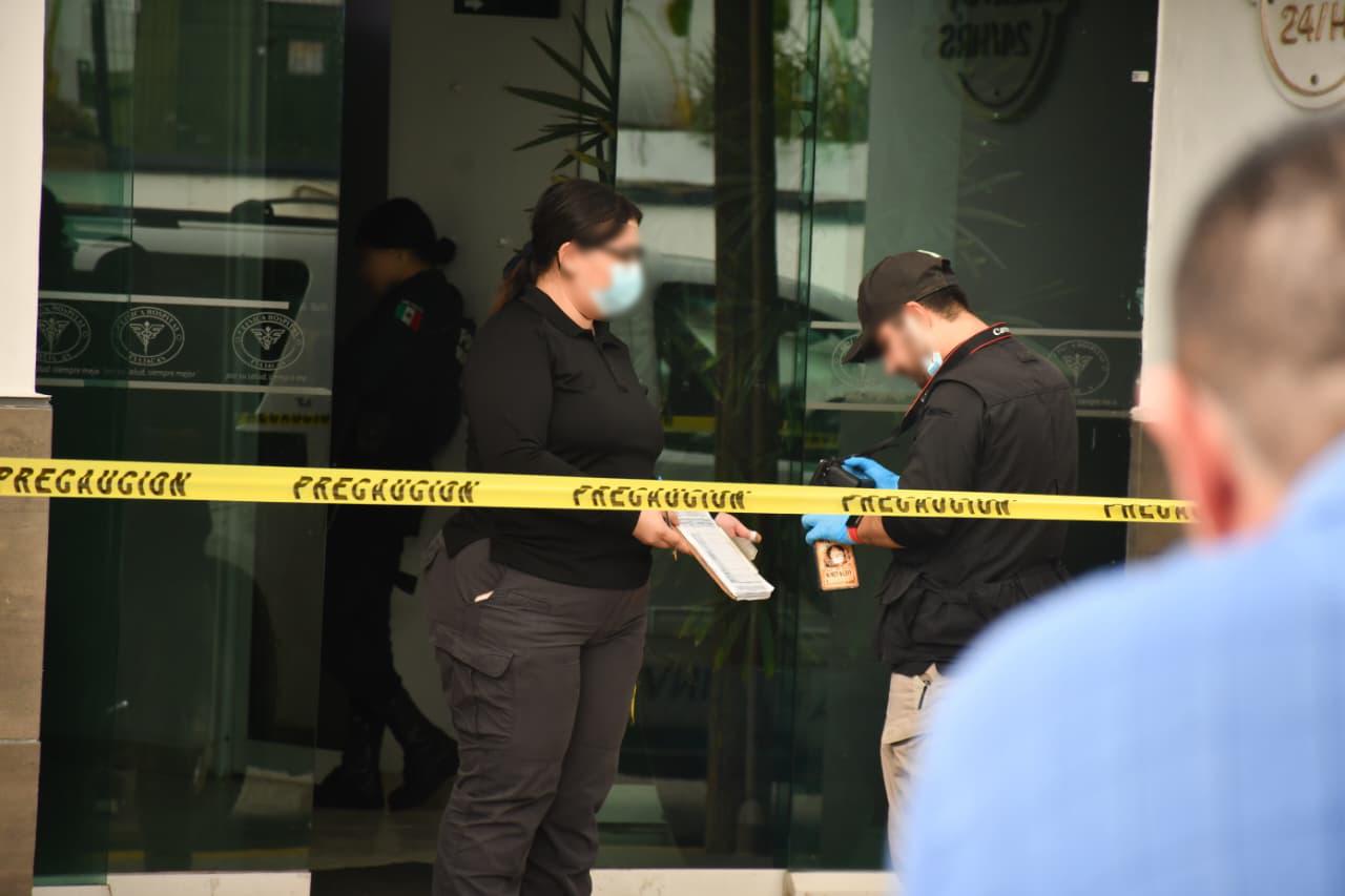 $!Rematan a joven albañil dentro de clínica en el Centro de Culiacán