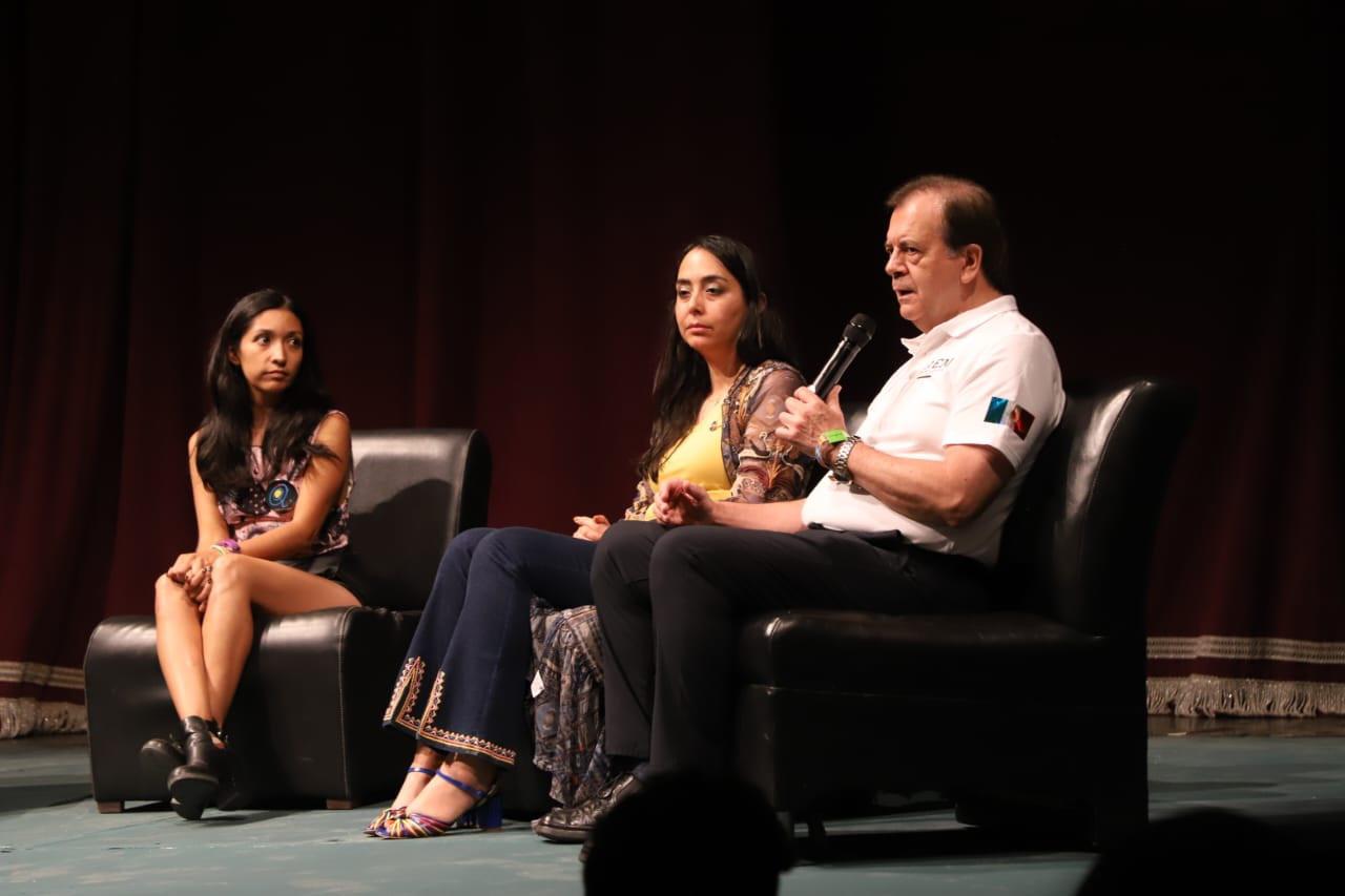 $!Llaman en conversatorio a disfrutar al máximo y sin temor el eclipse total de sol de este lunes