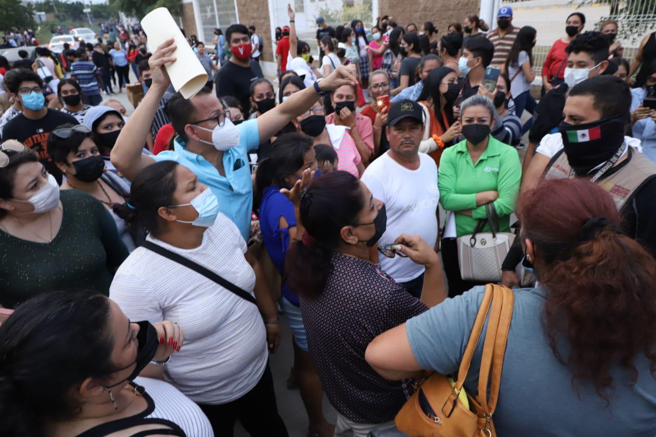 $!Se sale de control la vacunación a jóvenes de 15 a 17 años en Mazatlán