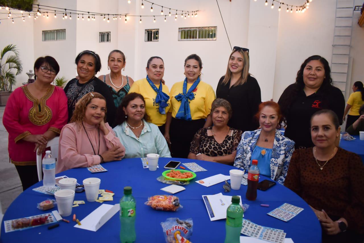 $!Las chicas de la Unidad de Anspac Noroeste se toman la fotografía del recuerdo.