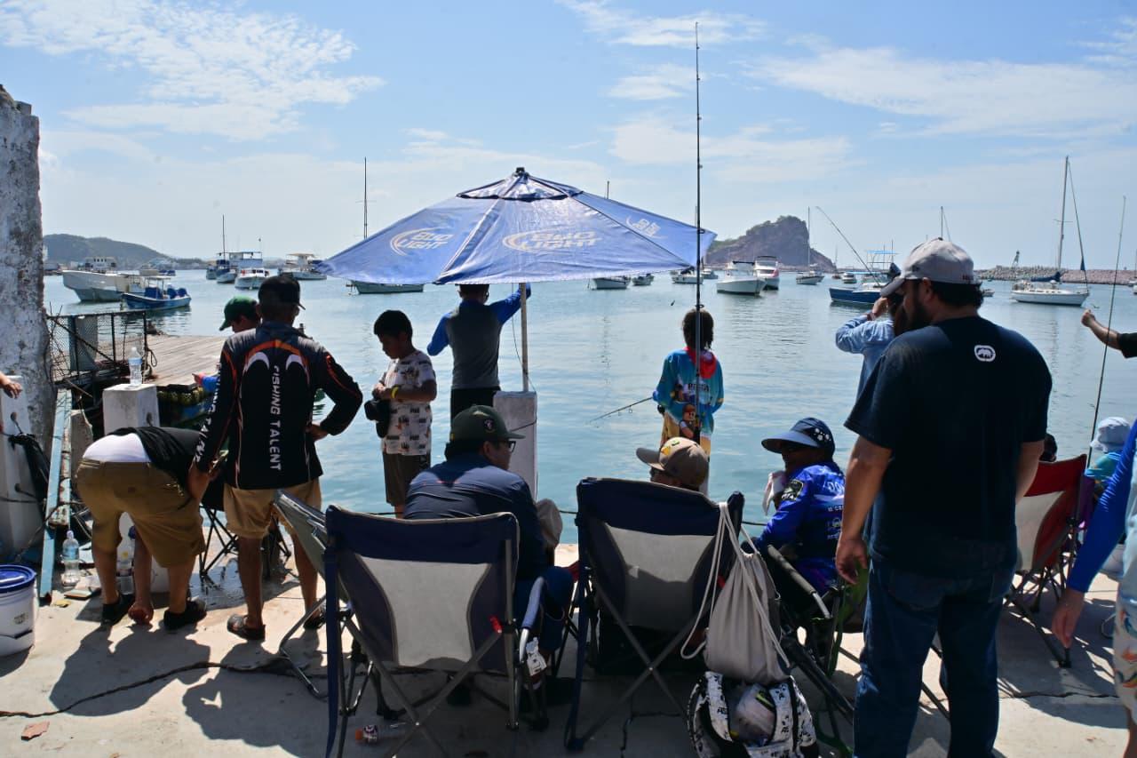 $!Christopher Medina y Elian Flores se coronan en el Torneo Infantil de Pesca de Orilla
