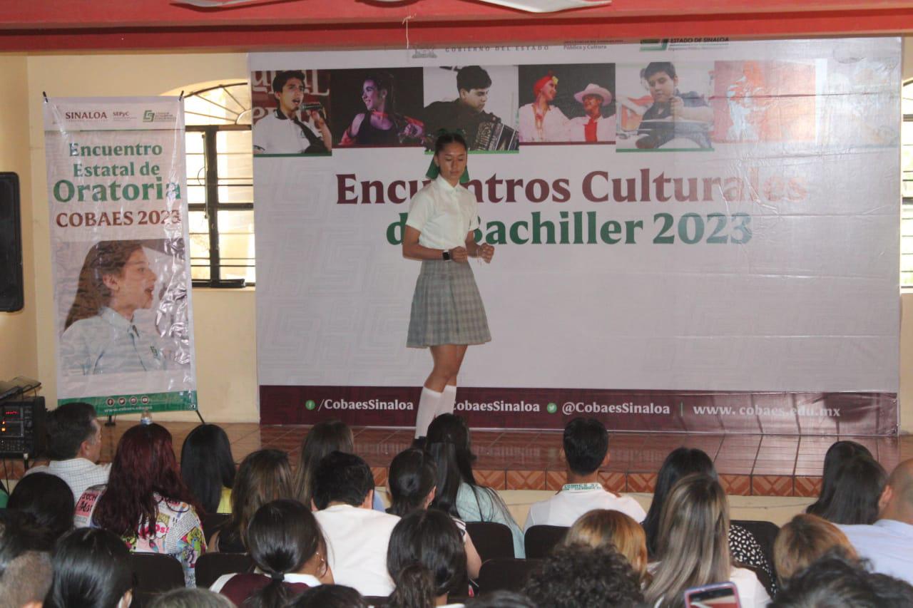 $!Gana alumno de Mazatlán concurso estatal de oratoria de Cobaes, en Rosario