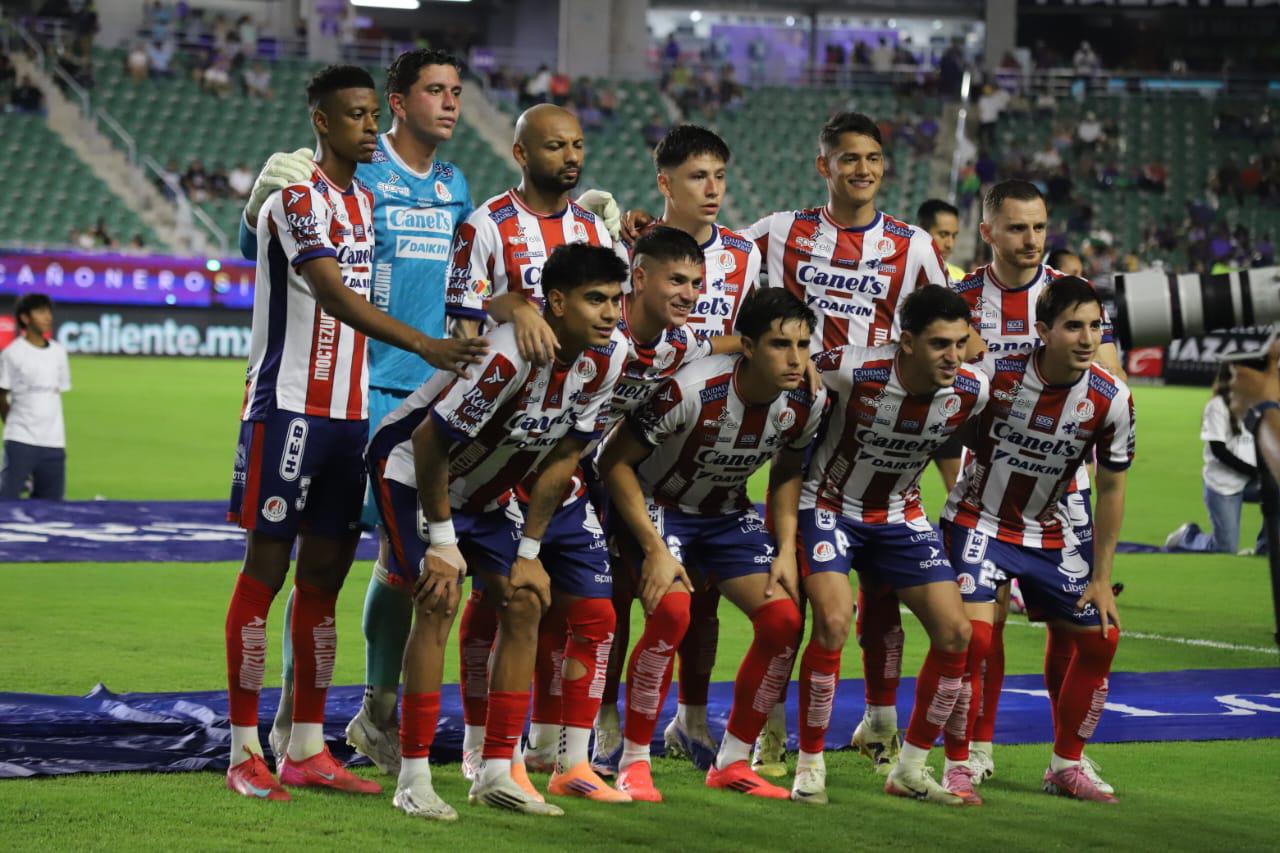 $!El equipo Atlético San Luis se toma la fotografía del recuerdo.