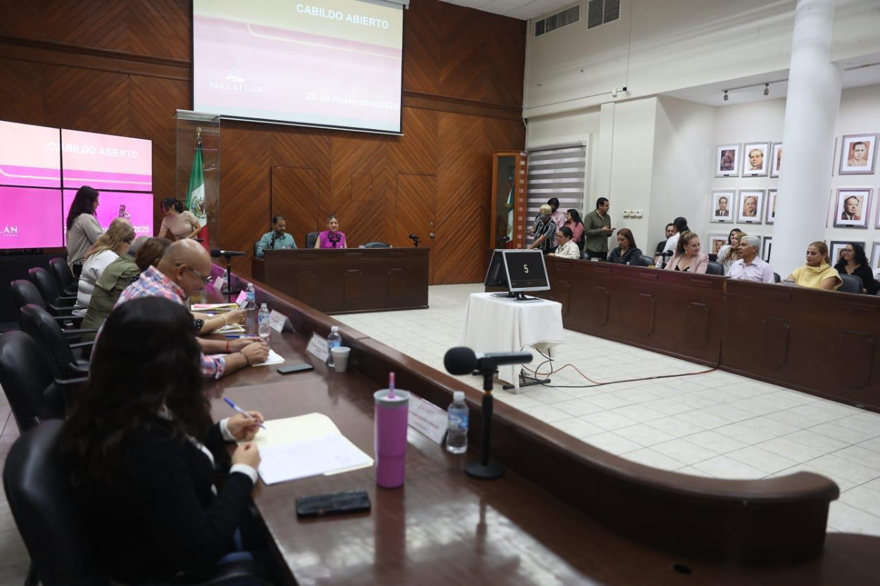 $!Ciudadanos exponen necesidades de sus colonias en Cabildo Abierto de Mazatlán