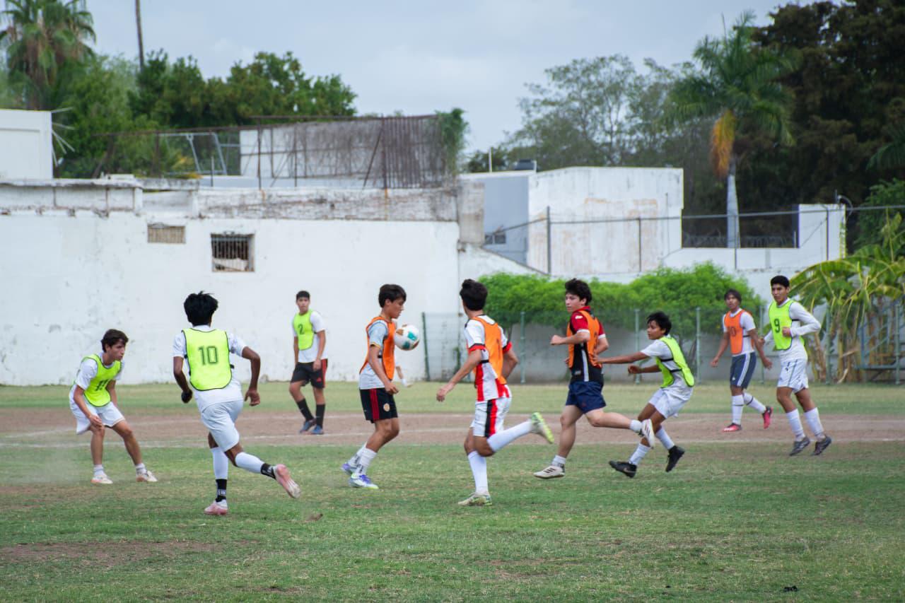 $!Más de mil futbolistas asisten a la visoría de Atlas en Culiacán