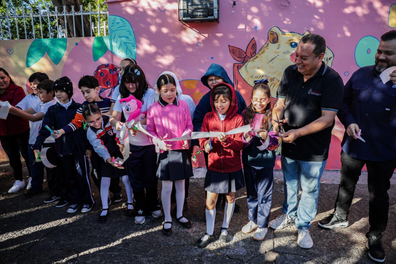 $!Inauguran mural por la paz en la Primaria Sócrates de Culiacán; niños asesinados son representados en el mismo