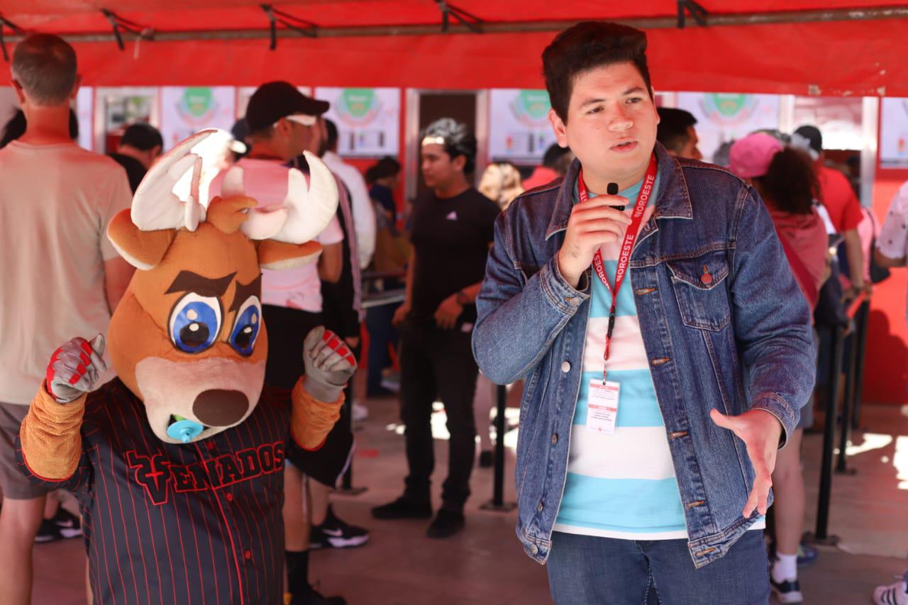 $!Aficionados se apresuran por un boleto de Venados vs. Tomateros