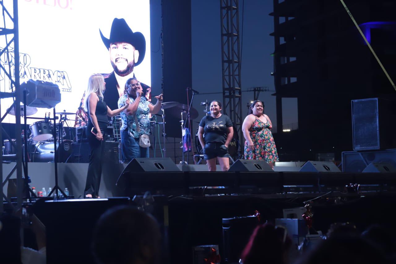 $!Madres de Mazatlán celebran su día con música, regalos y fiesta