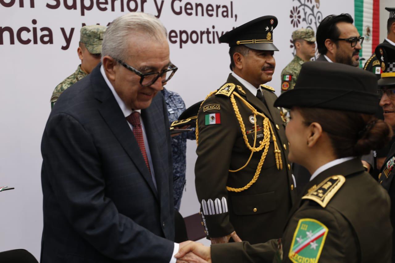 $!Reconocen a 72 integrantes del Ejército, Fuerza Aérea y Guardia Nacional con ascensos en Culiacán