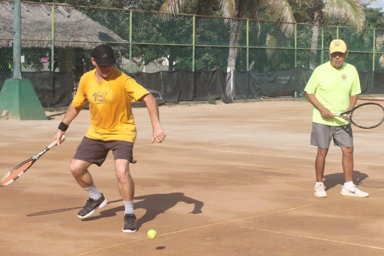 $!Moreno y Hernández imponen su saque en Torneo de Tenis Viva México