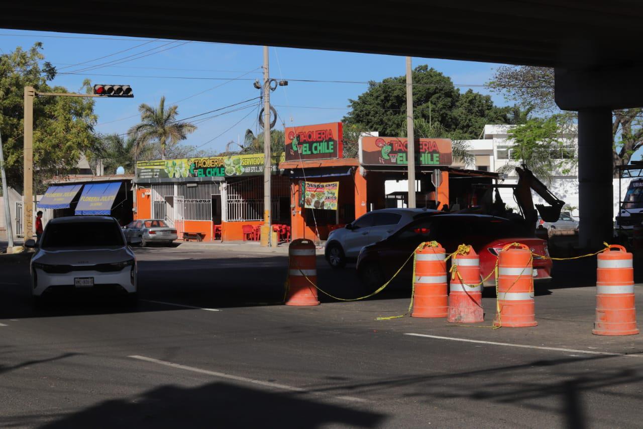 $!A 10 días de su apertura, laterales del puente del Libramiento Colosio siguen sin concluir