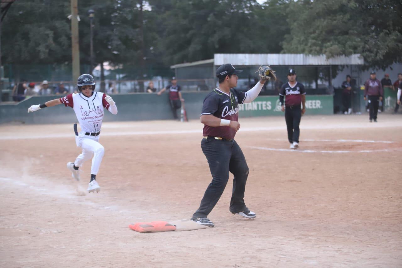 $!Culiacán manda en estatal de softbol varonil